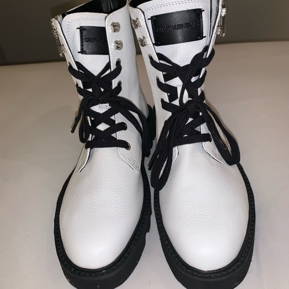 CALVIN KLEIN NWOB • RARE Leather Combat Boots • 9 - Picture 2 of 6